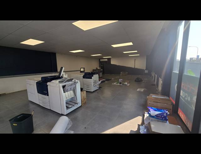 160M² BUILDING TO LET IN BALLITO DISTRICT